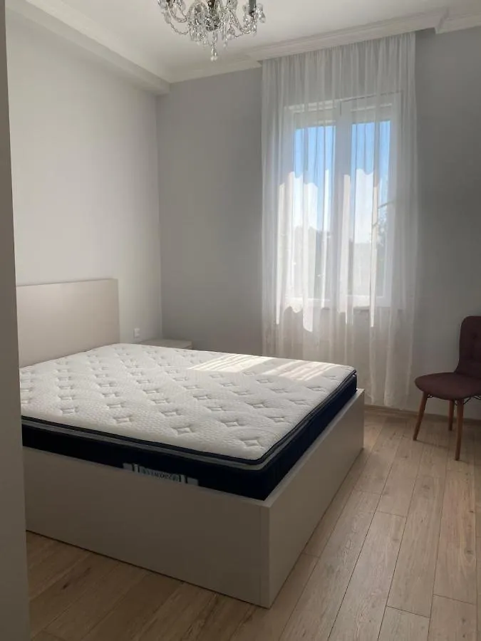 בית הארחה באטומי Zurkas' Guesthouse גאורגיה